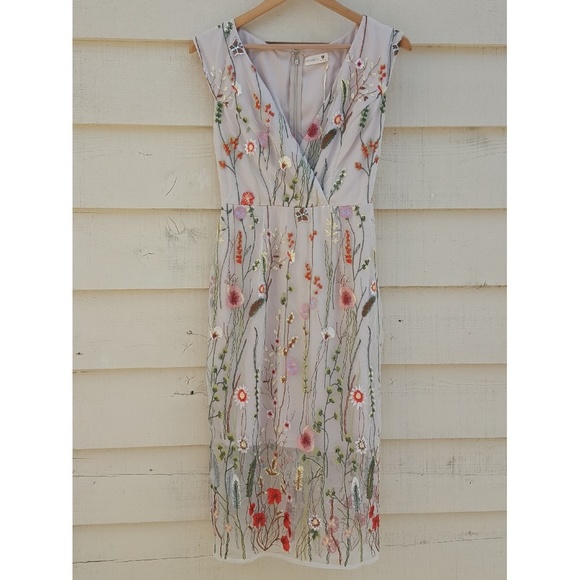 Promesa Floral Embroidered Midi Dress - Cream and Green - Picture 4 of 7